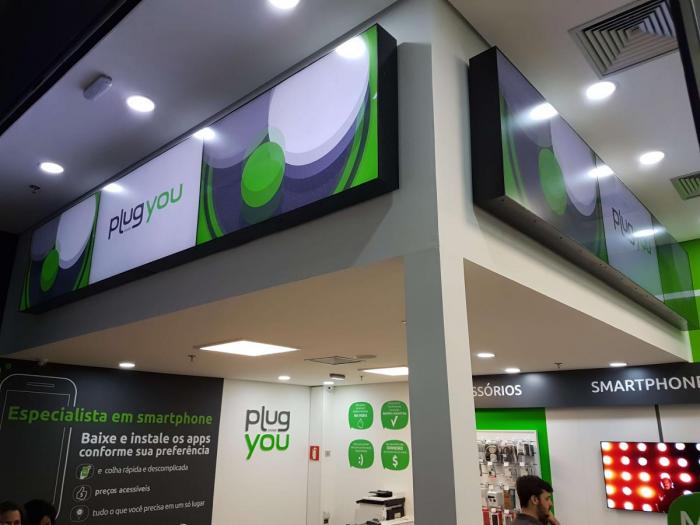 Plug You - Shopping Grand Plaza - Video Wall 3x1